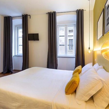 Tram Apartment For 4 Guests Trieste Esterno foto