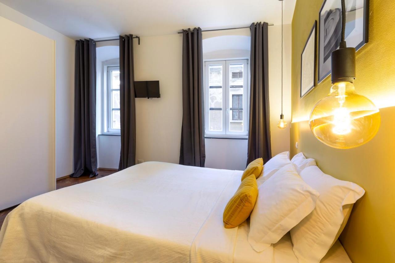 Tram Apartment For 4 Guests Trieste Esterno foto